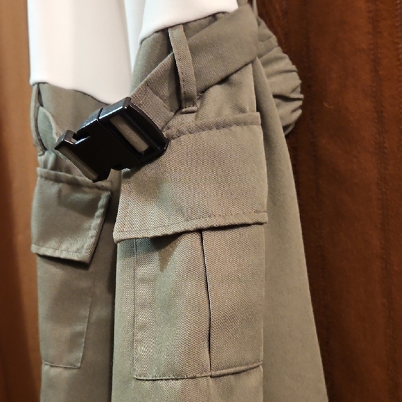 Stylish White and Olive Romper with Belt - Picture 5 of 12